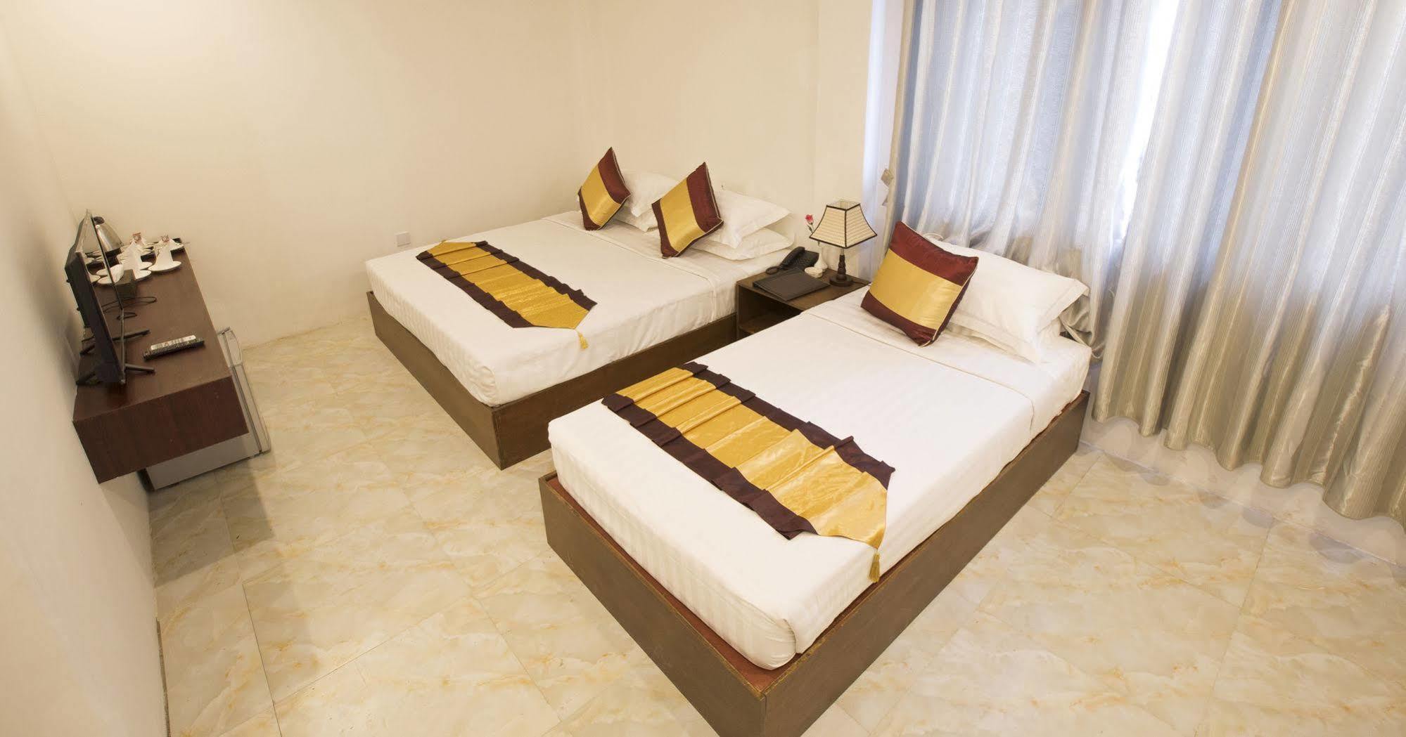 Hotel Sunny Mandalay Exterior foto